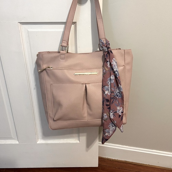 NWT Steve Madden Blush Tote Handbag (includes insert, scarf, & longer handle) - Picture 10 of 13